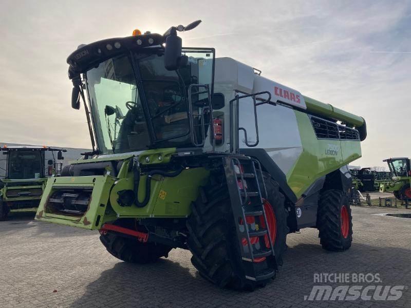 CLAAS LEXION 7500 Combine harvesters