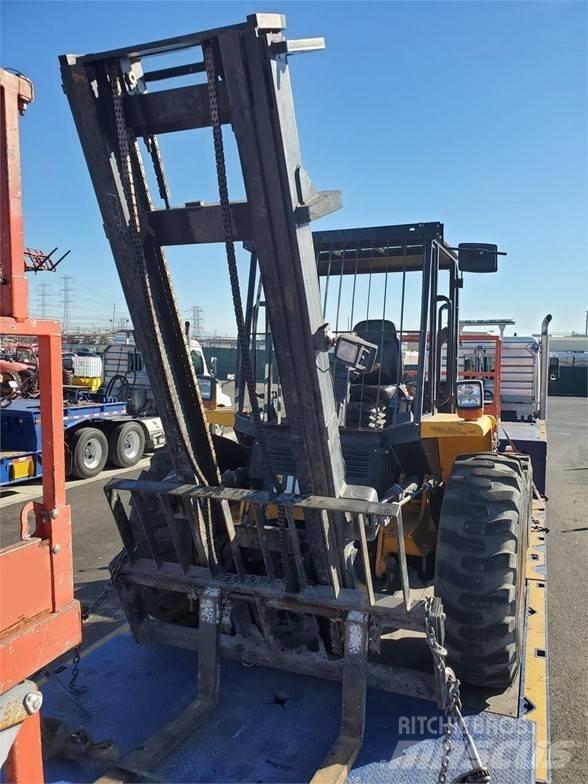 JCB 930 Rough terrain trucks