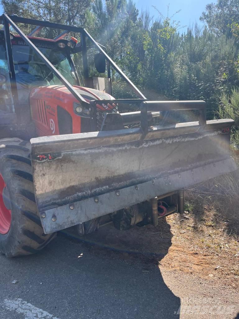 Kubota M 7153 Forestry tractors