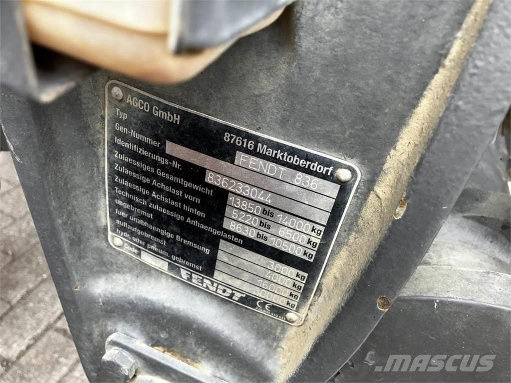 Fendt 828 Vario Tractors