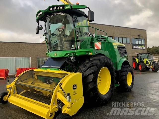 John Deere 8200 i Self-propelled foragers