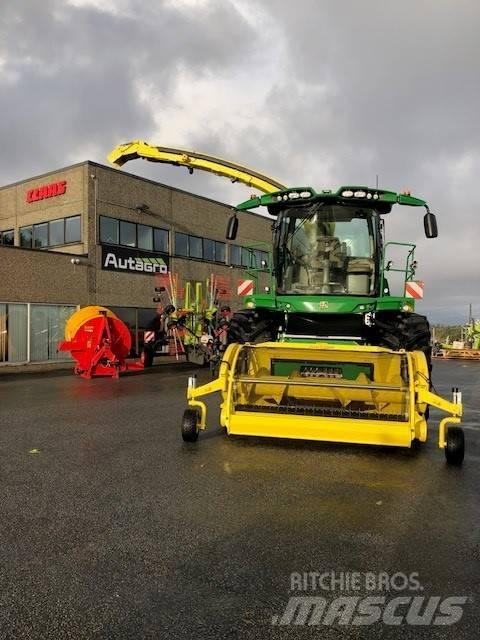 John Deere 8200 i Self-propelled foragers