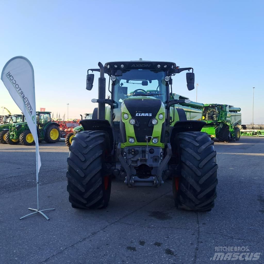 CLAAS Axion 830 Tractors
