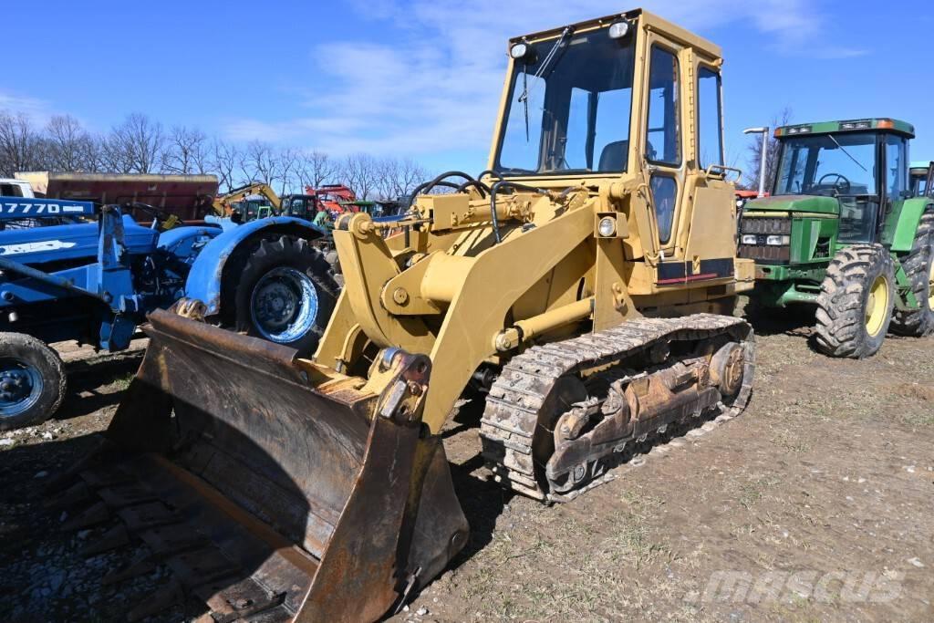 CAT 943 Crawler loaders