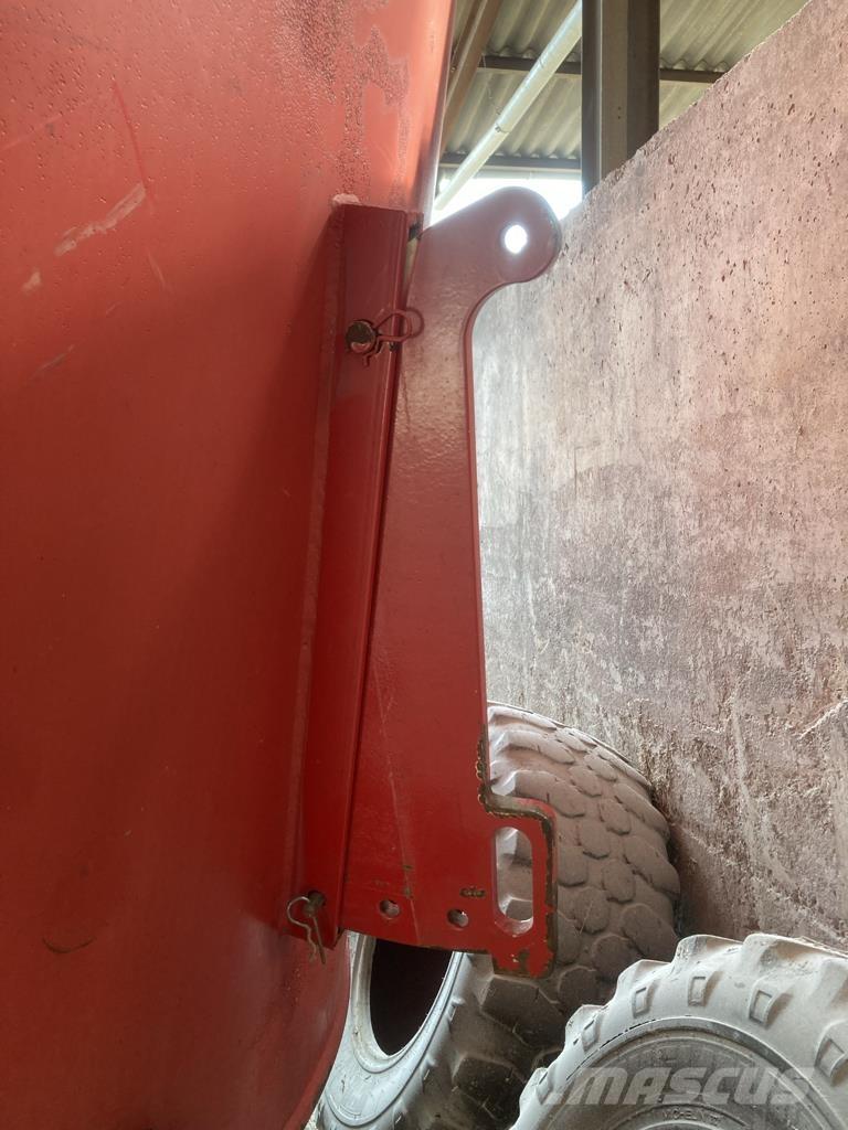 Trioliet AVM 24 Feeders