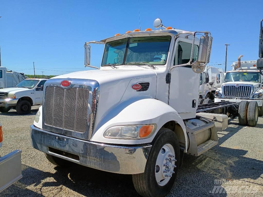 Peterbilt 335 Waste trucks