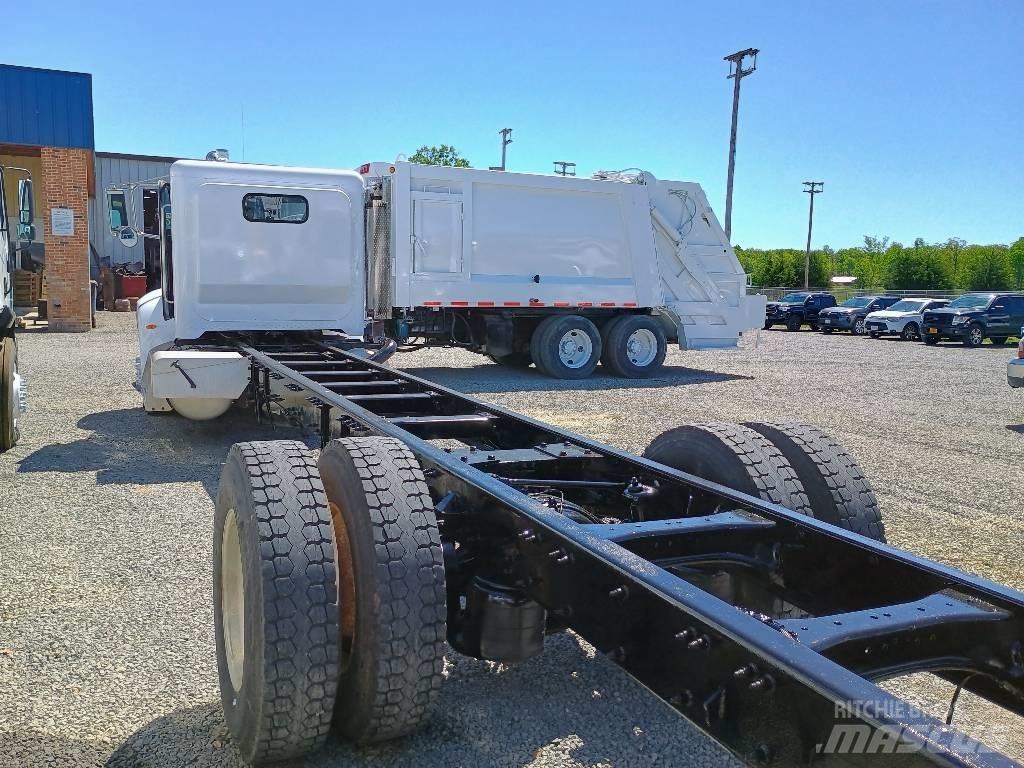 Peterbilt 335 Waste trucks