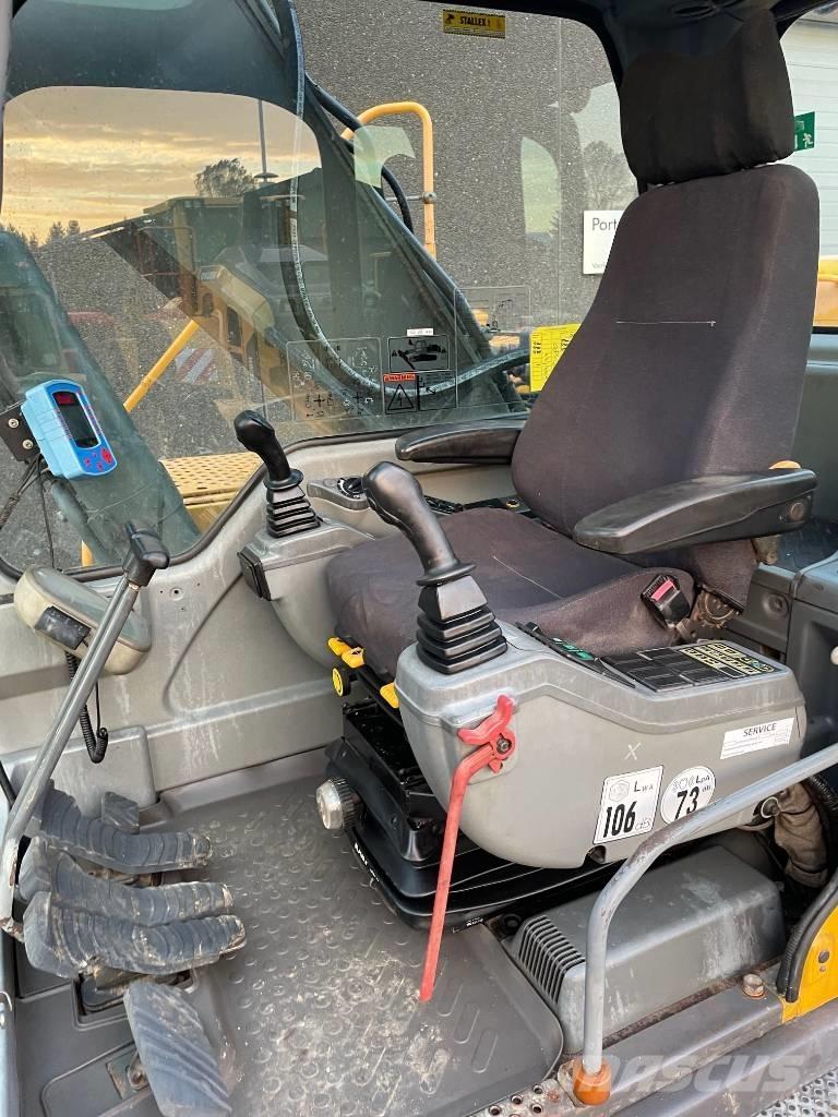 Volvo EC240B Crawler excavators