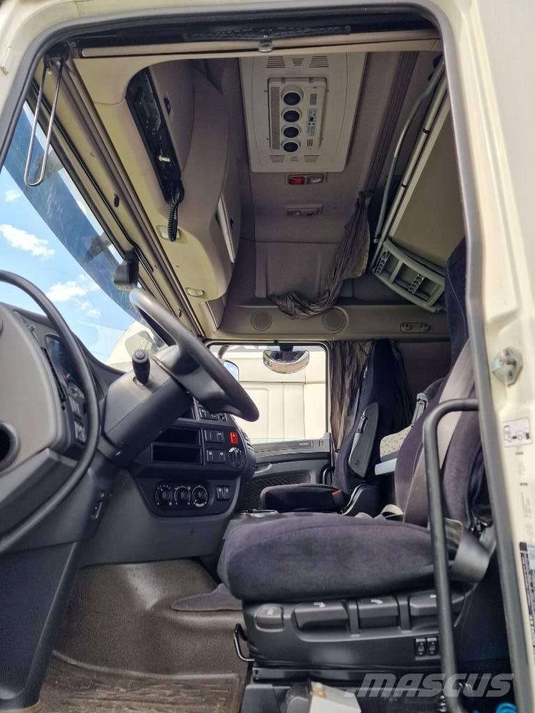 DAF XF 106.460 SSC Tractor Units