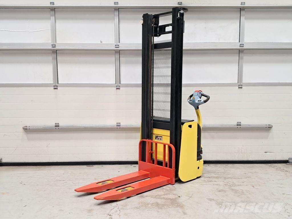 Hyster S1.0 AC Pedestrian stacker