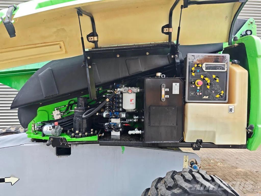 JLG 660 SJ Telescopic boom lifts