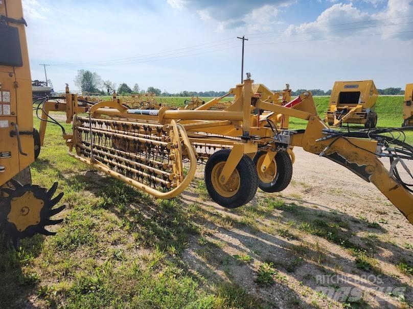 Vermeer R2300 Rakes and tedders