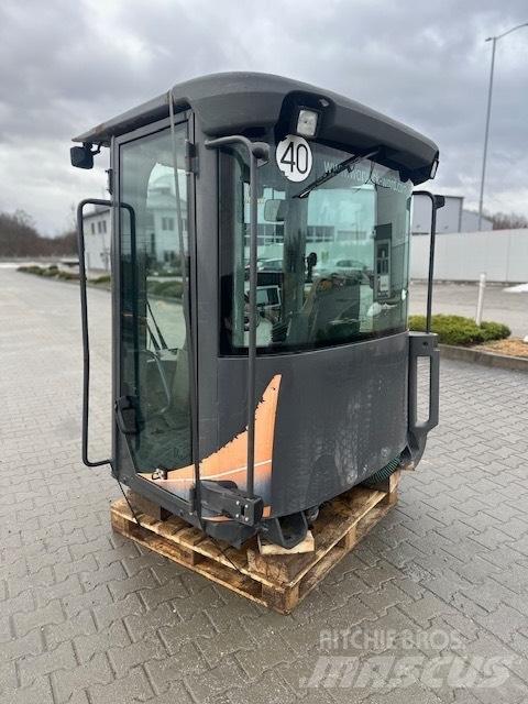CASE 721 F USED CAB Cabins and interior