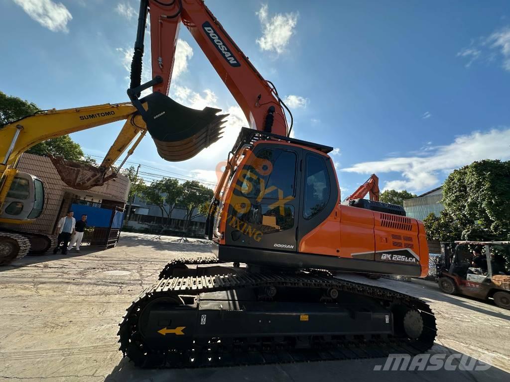 Doosan DX 225 LCA Crawler excavators