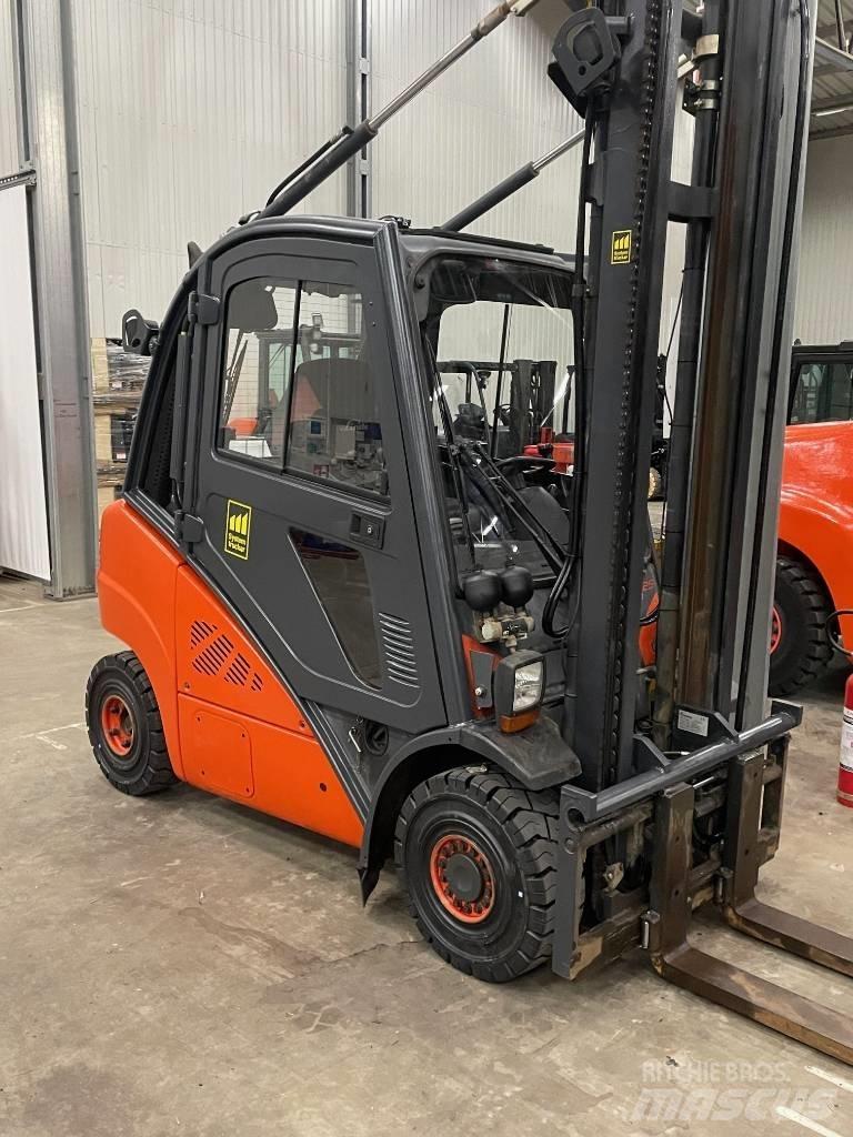 Linde H25D-02 Diesel trucks