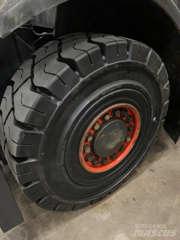 Linde H25D-02 Diesel trucks
