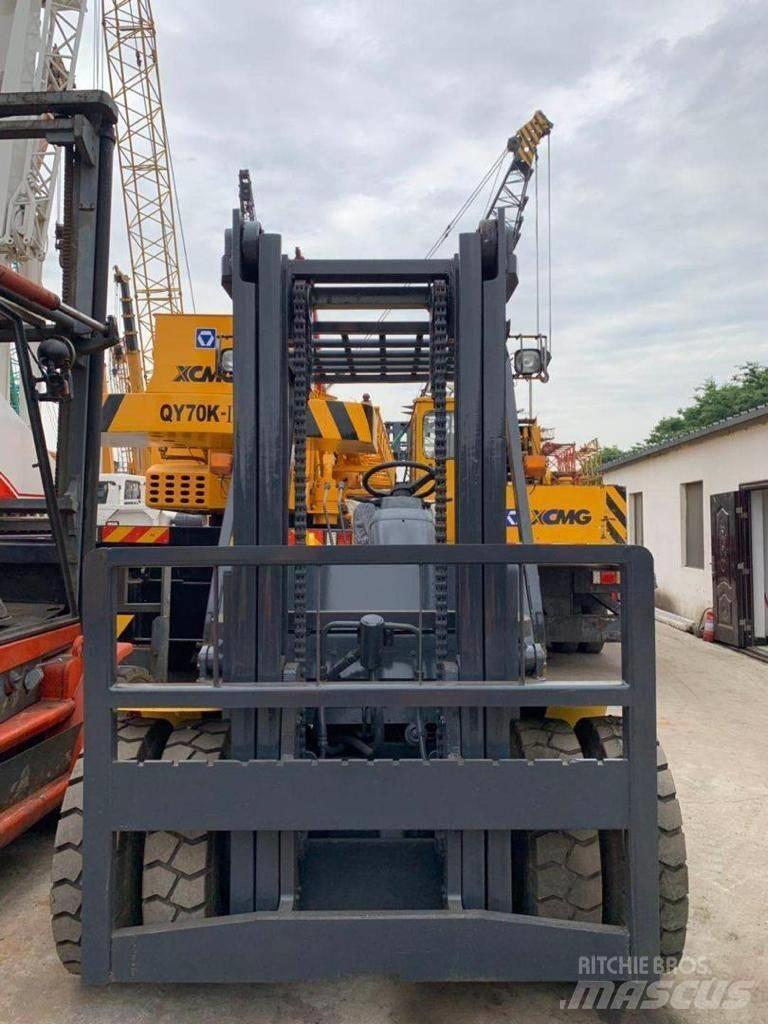 Komatsu 8 Ton Diesel trucks