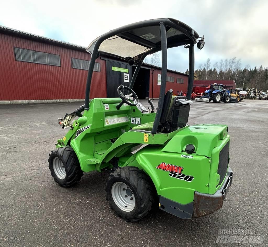 Avant 528 Multi purpose loaders
