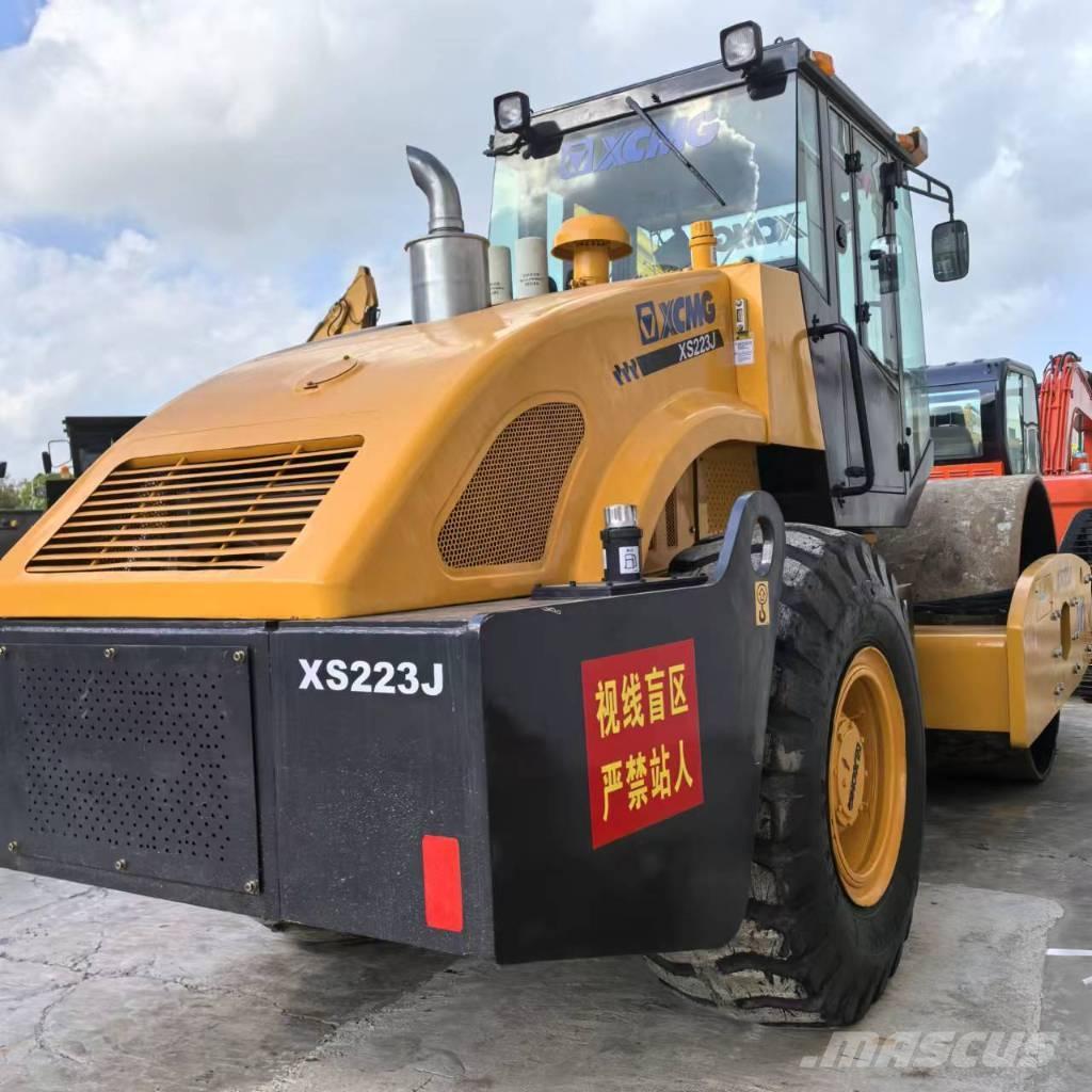 XCMG xs223j Single drum rollers