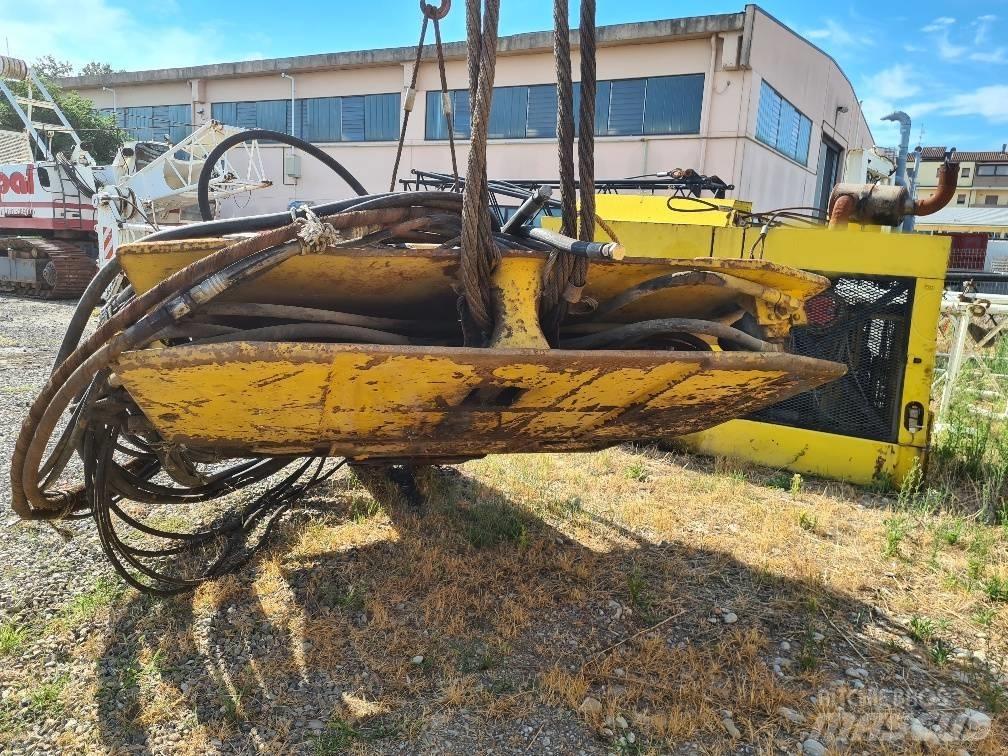 Soilmec VS4 Vibratory pile drivers