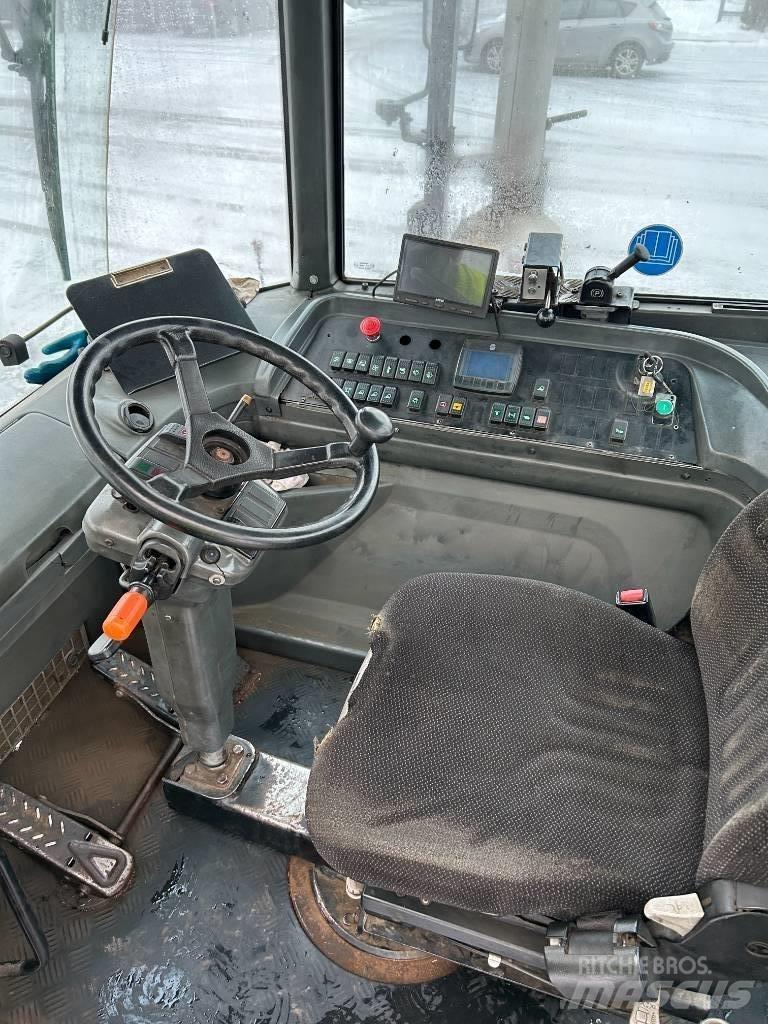 Kalmar TR618i Terminal tractors