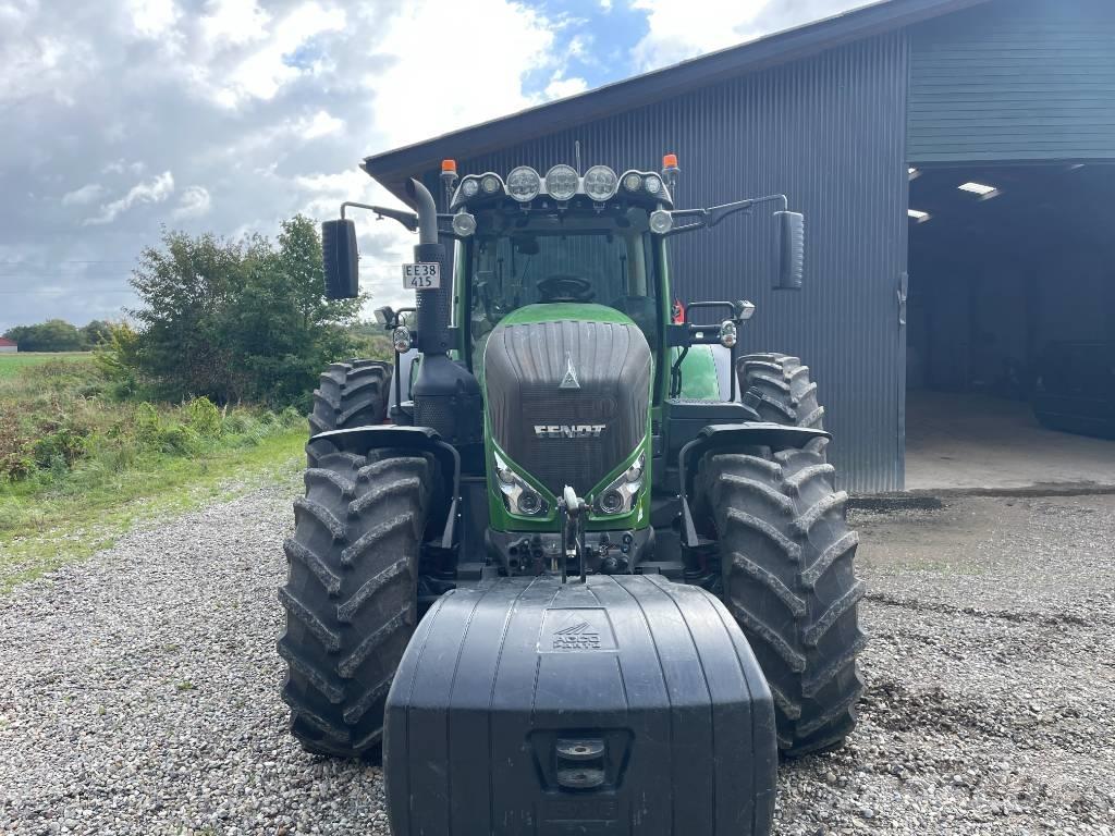 Fendt 828 Vario Tractors