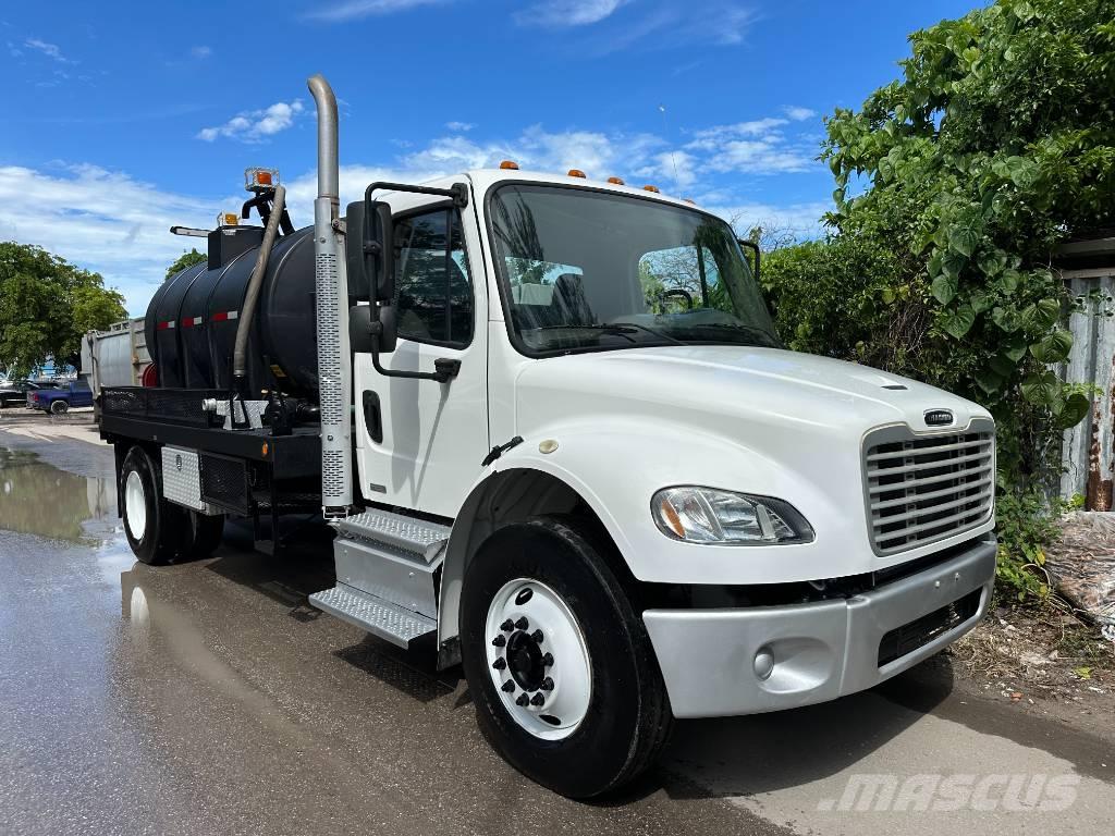 Freightliner M2 Combi / vacuum trucks