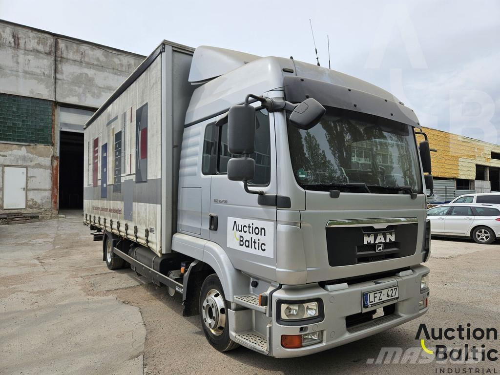MAN TGL8.250 Curtainsider trucks