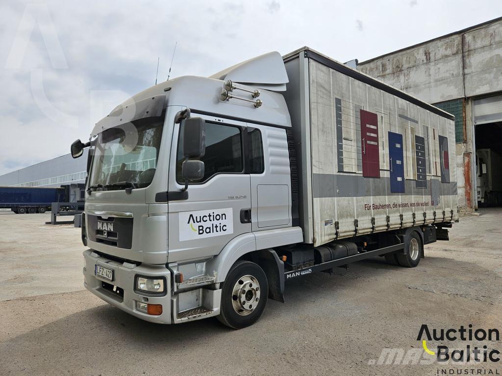 MAN TGL8.250 Curtainsider trucks