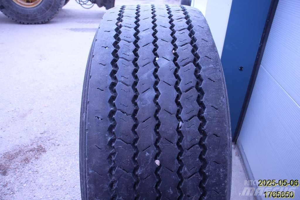  Entreprenad Däck Tyres, wheels and rims