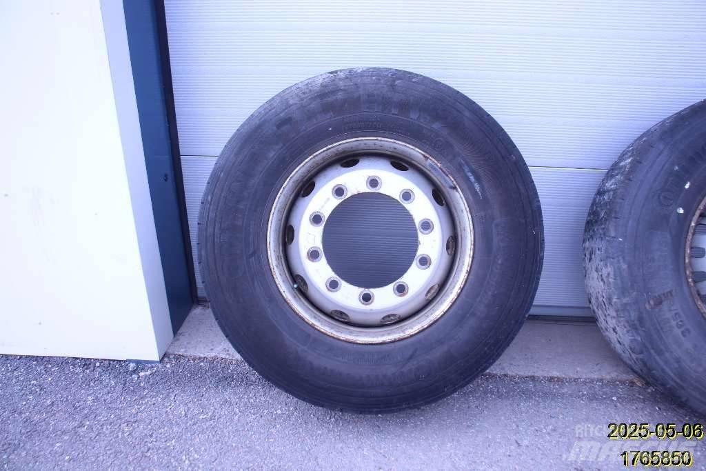  Entreprenad Däck Tyres, wheels and rims