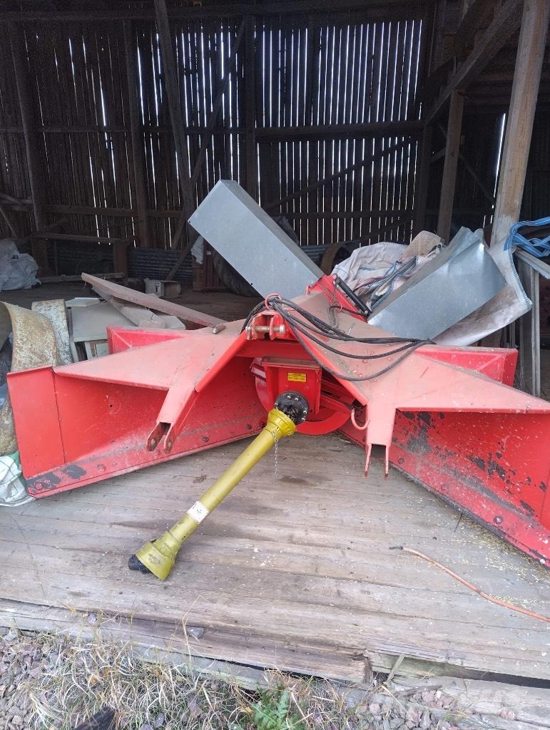 Esko 250 H Snow throwers