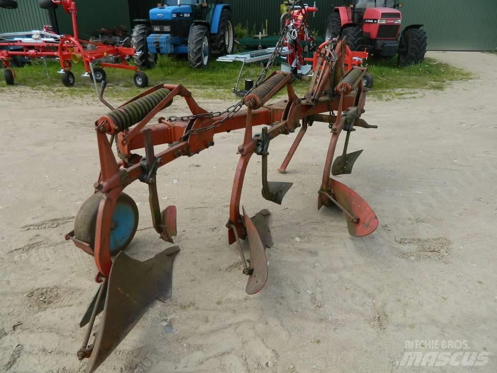 Fraugde 3 Conventional ploughs