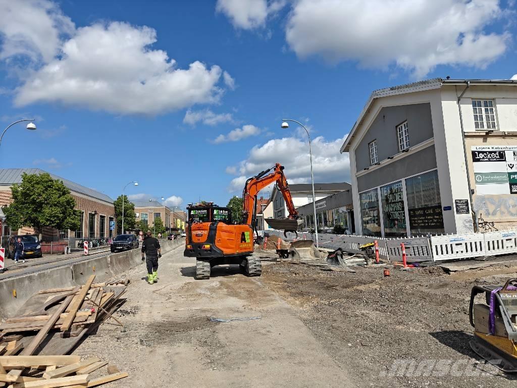 Hitachi ZX 95 USB - 7 Midi excavators  7t - 12t