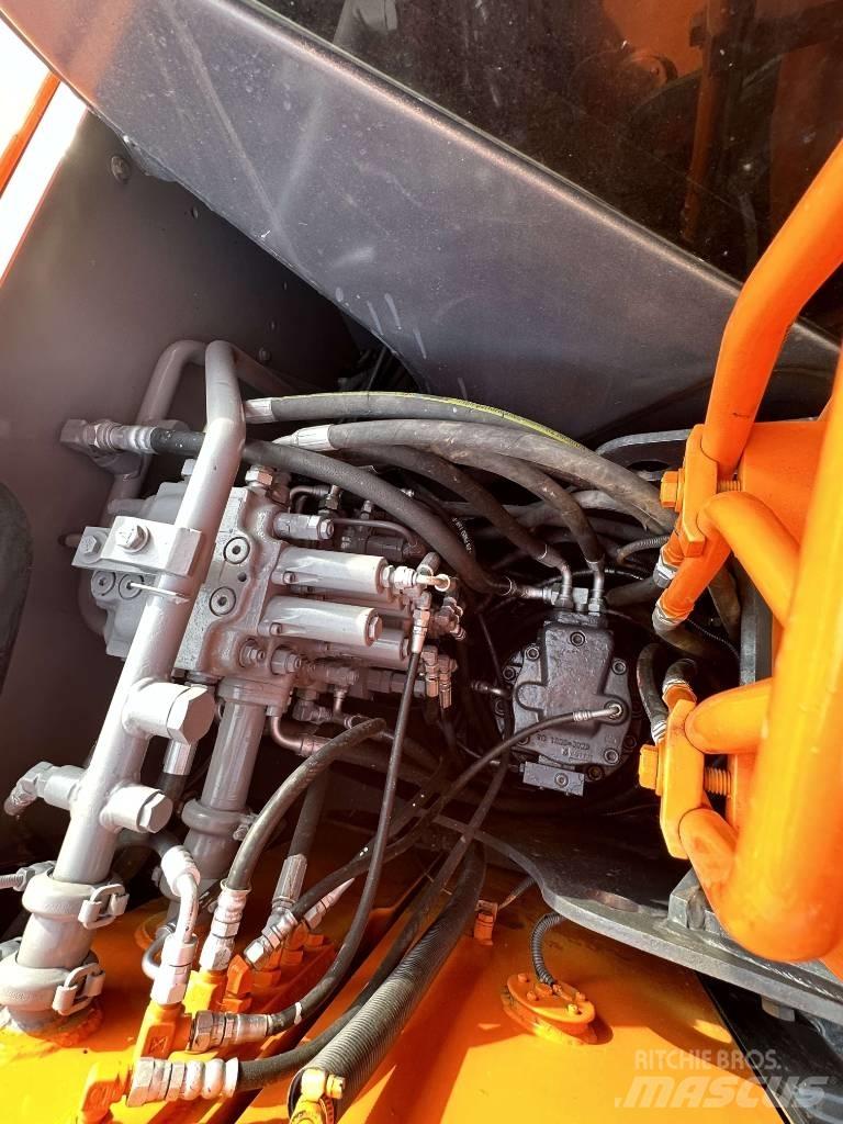 Hitachi ZX 70 Crawler excavators