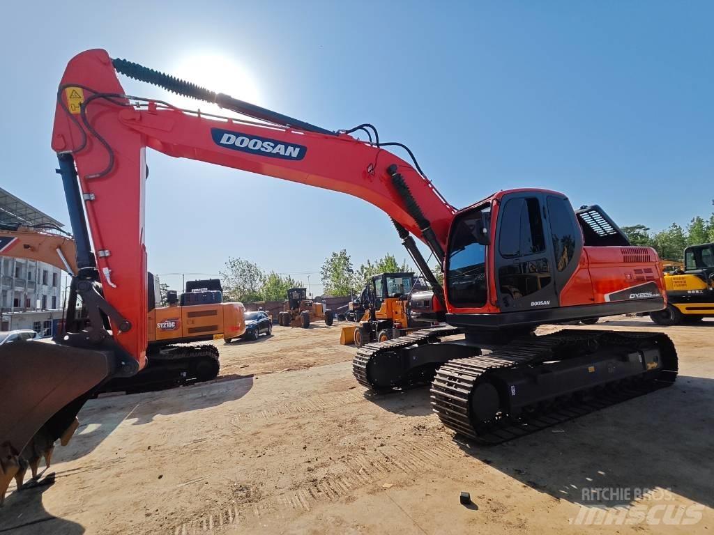 Doosan DX 225 LC Crawler excavators