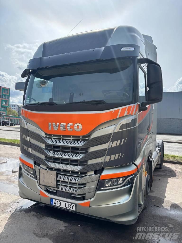 Iveco S-Way 460 LNG Tractor Units