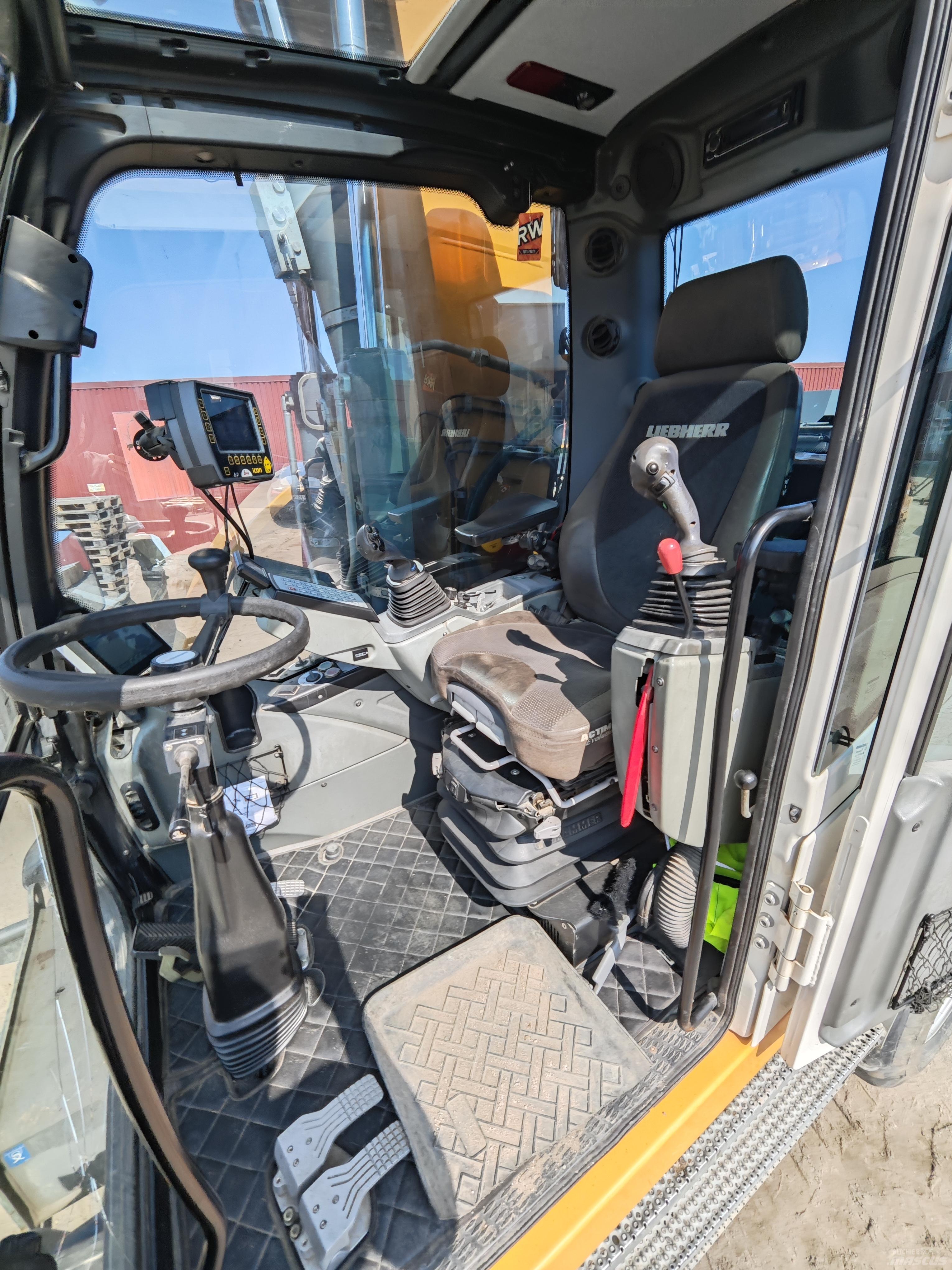 Liebherr 914 C Wheeled excavators