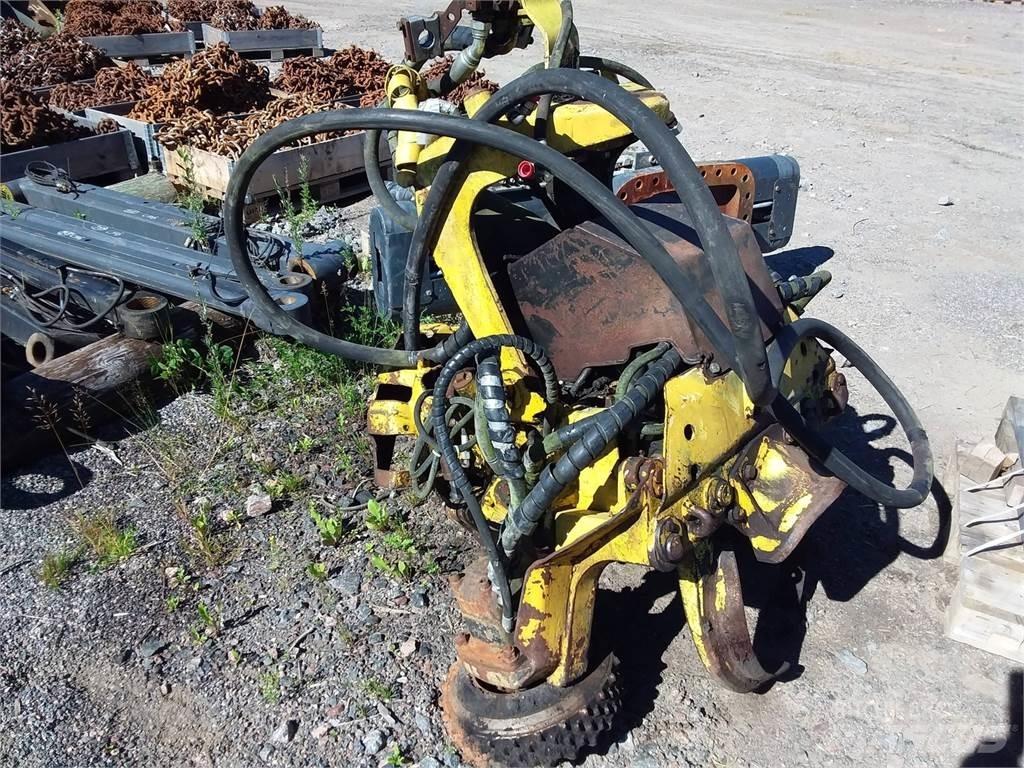 John Deere 745 Harvester heads