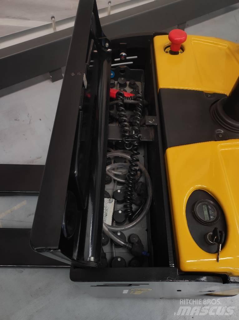 Yale MP20X UX Low lifter with platform