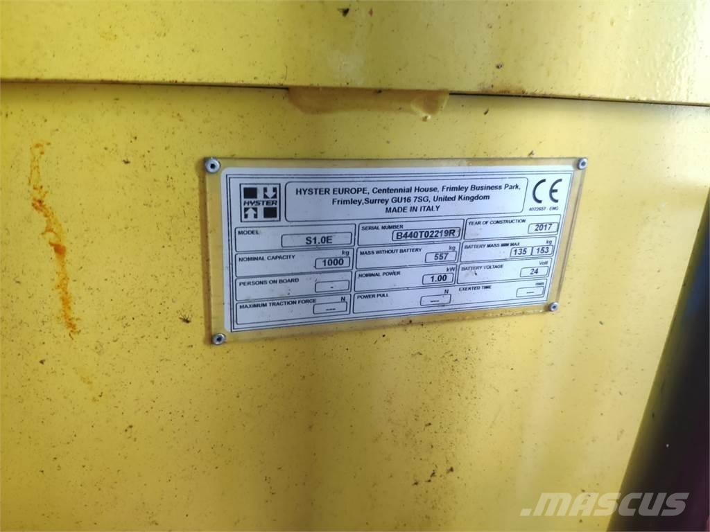 Hyster S1.0E Self propelled stackers