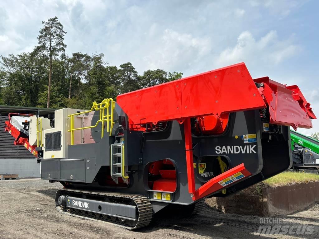 Sandvik QJ 241 Mobile crushers