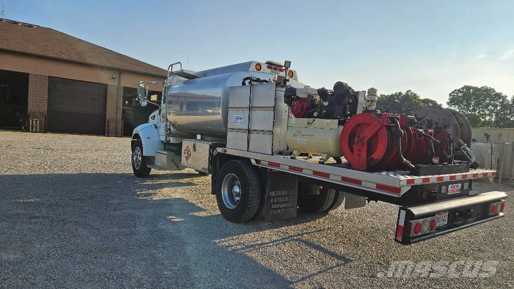Peterbilt PB335 Tanker trucks