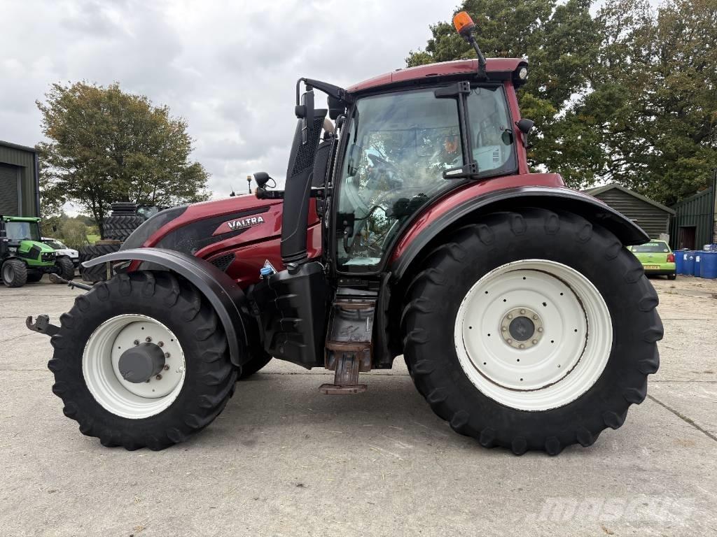 Valtra T174 Versu Tractors