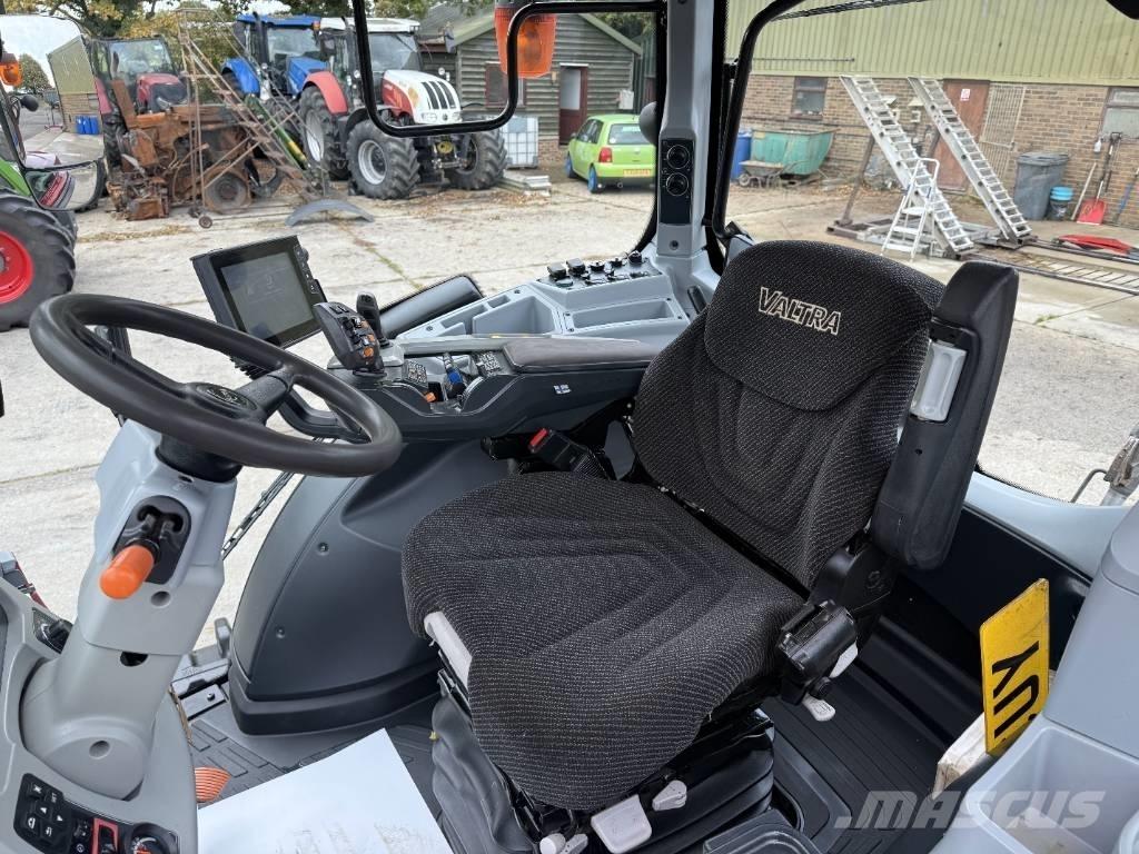 Valtra T174 Versu Tractors