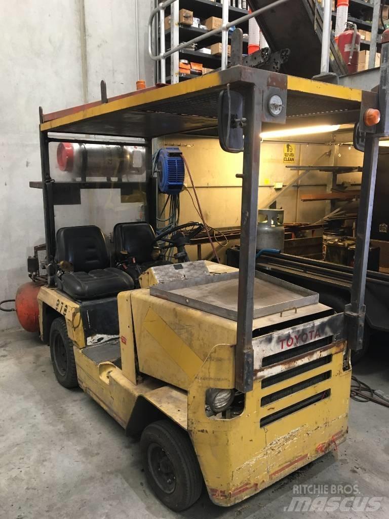 Toyota 2TG10 Towing trucks