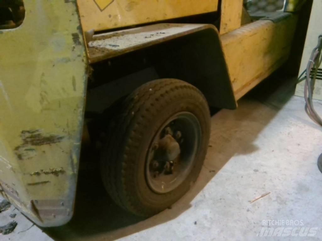 Toyota 2TG10 Towing trucks