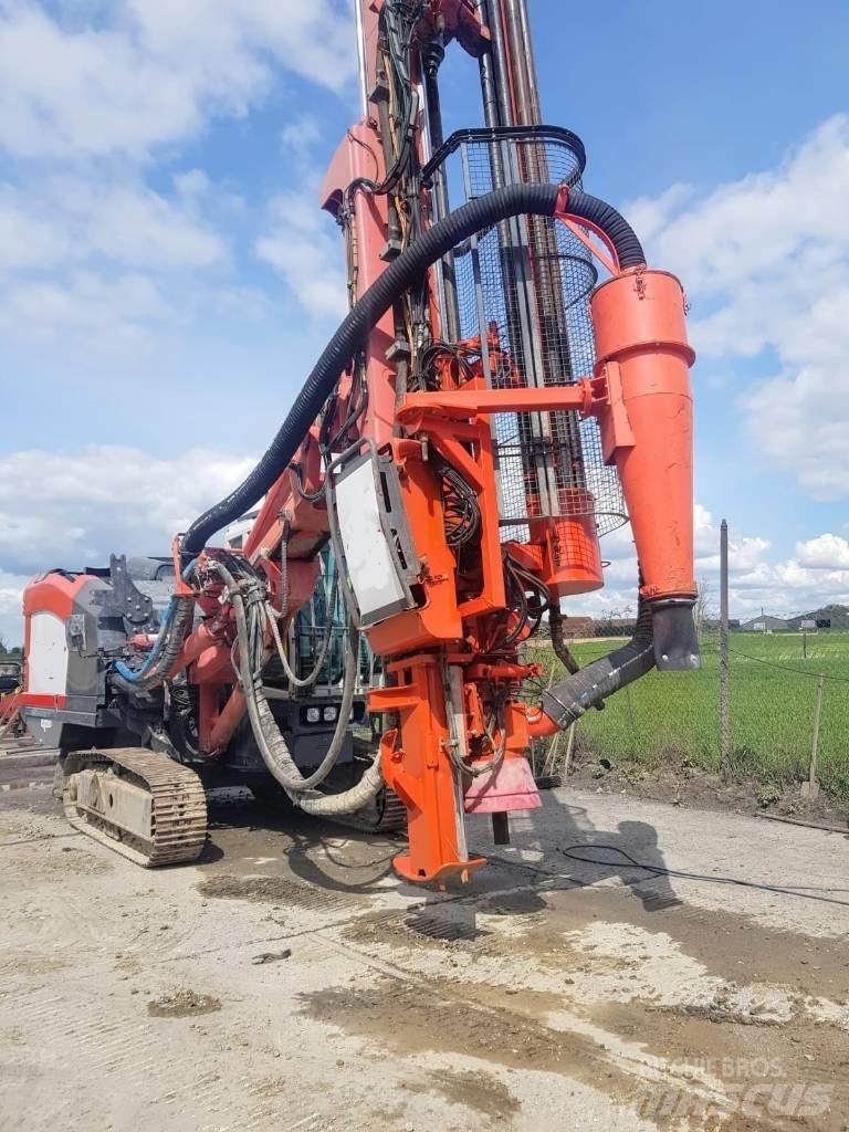 Sandvik DI 550 Surface drill rigs