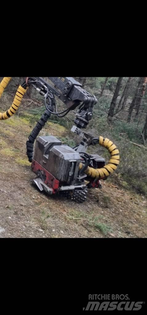 Log Max 928 Harvester heads