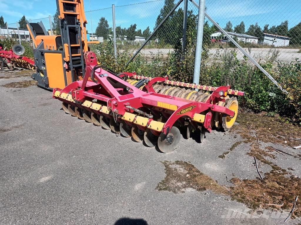 Väderstad Carrier Disc harrows